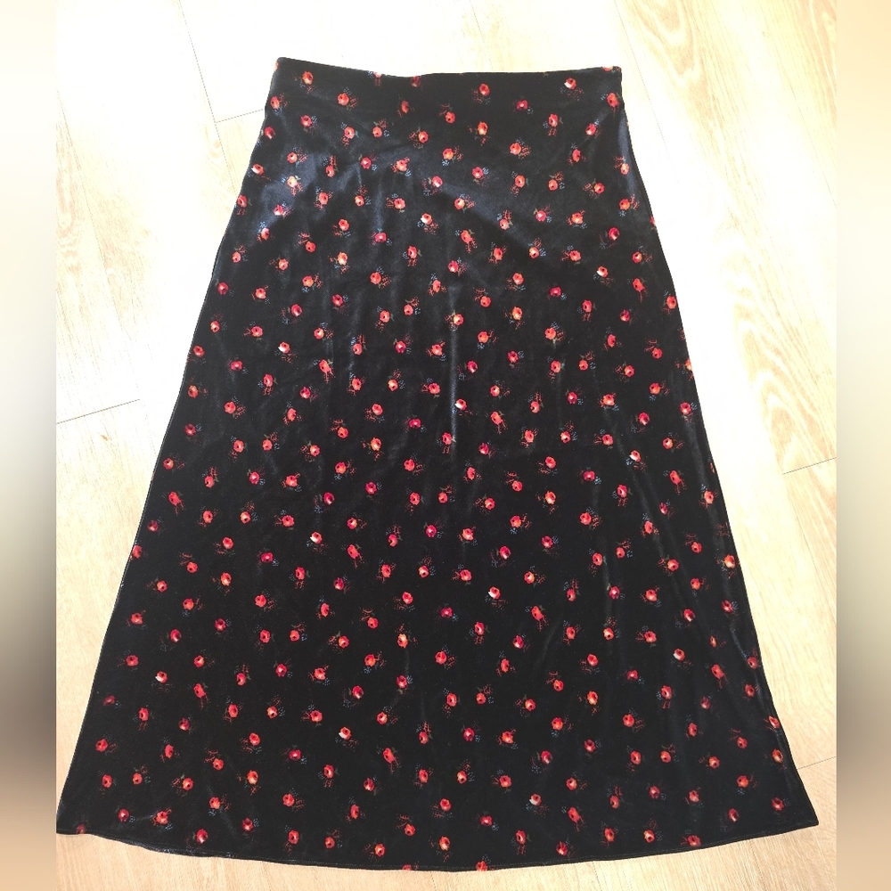LOFT Black Velvet Skirt with Red Floral Pattern, Midi, A Line, Womens S